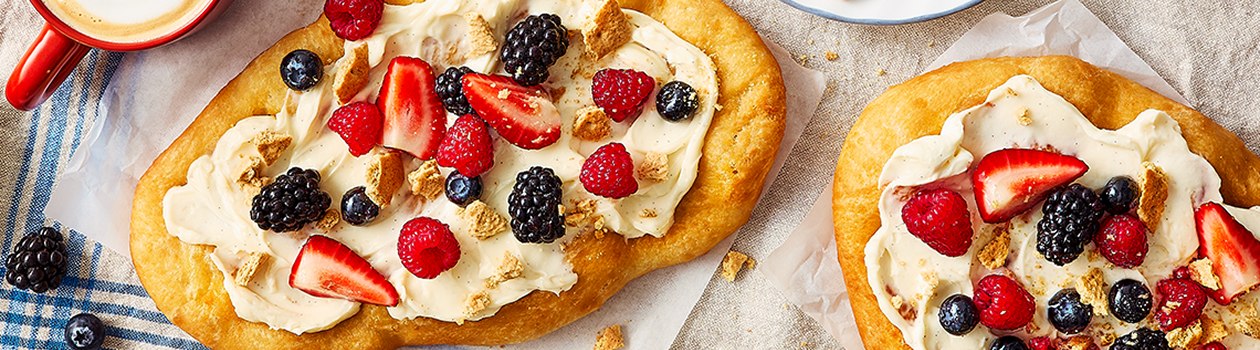 Triple Berry Cheesecake Fried Pastry